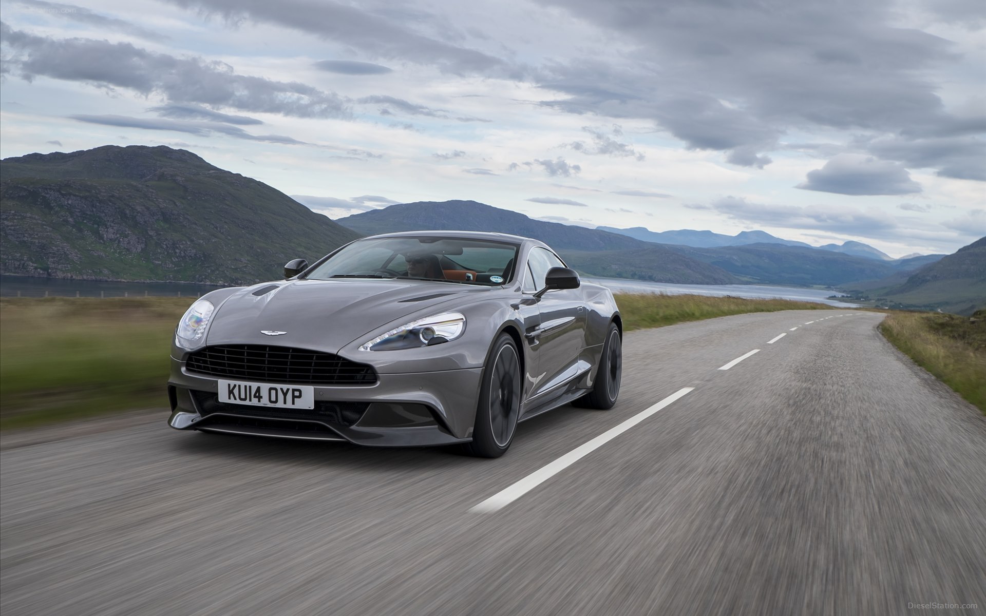 Aston Martin Vanquish 2015